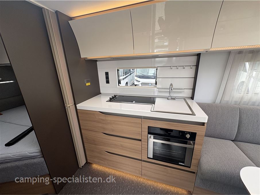 Adria Alpina 663 UK Køjer og Dobbeltseng